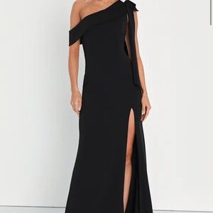 Lulu's Chic Black One-Shoulder Gown
